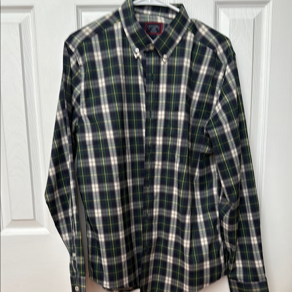 UNTUCKit Green and White Casual Button Down Shirt